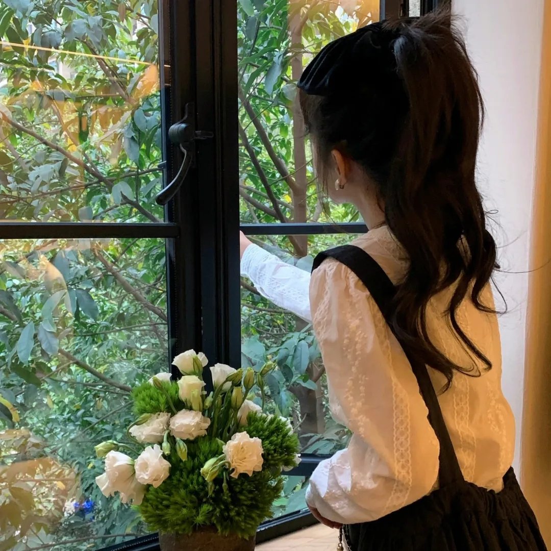 海棠经雨胭脂透